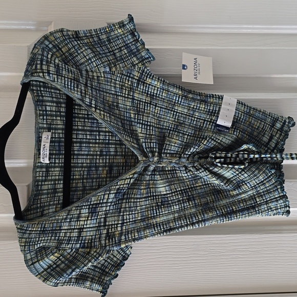 ARIZONA JEAN CO WOMEN'S JUNIORS SIZE BLUE AND YELLOW CROP TOP SIZE LARGE - Picture 1 of 14